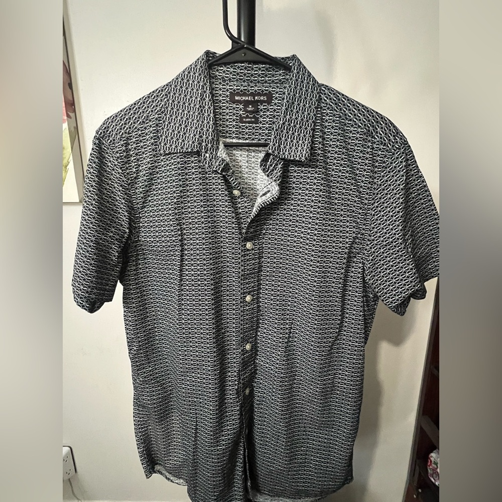 Michael Kors Men's Black and White Patterned Shirt